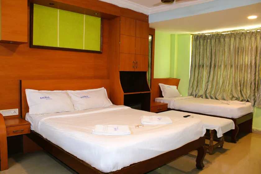 I-ROOMZ Bagyas Residency - Image 1