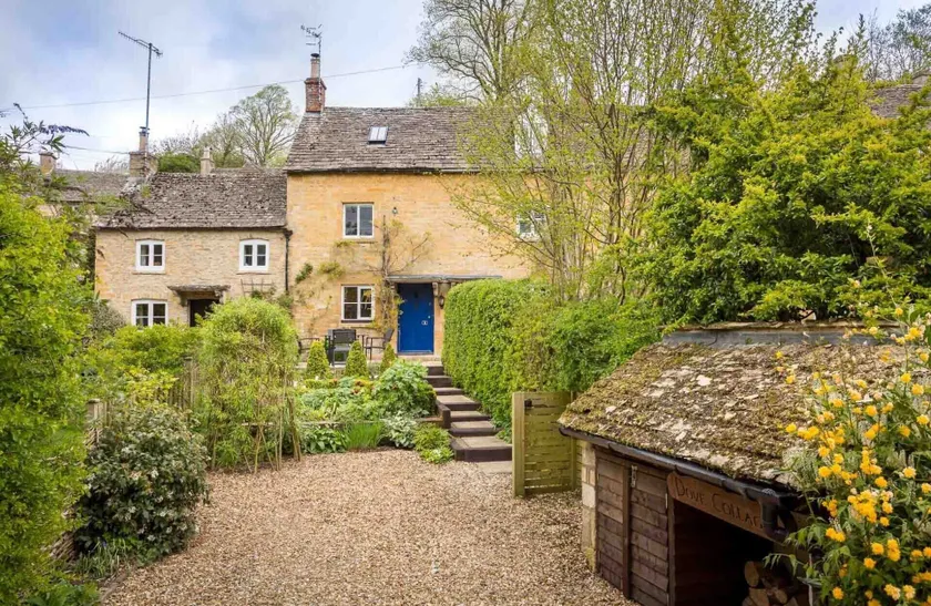 Dove Cottage Naunton - Image 1