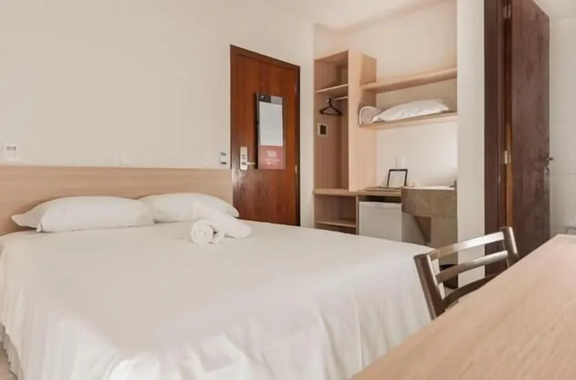 Hotel Dois H - Image 1