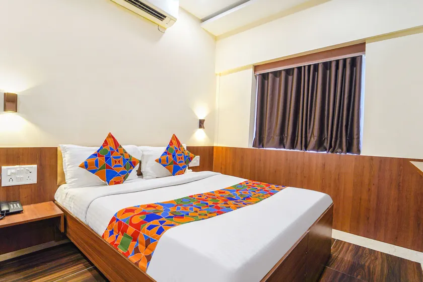 Fabhotel Stayz Inn Us Consulate - Image 1