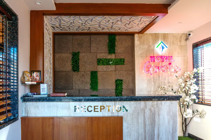 Hotel Gems Inn - Reception