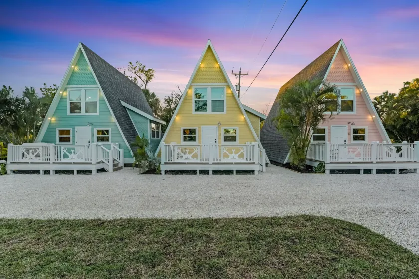Anchor Inn & Cottages - Image 1