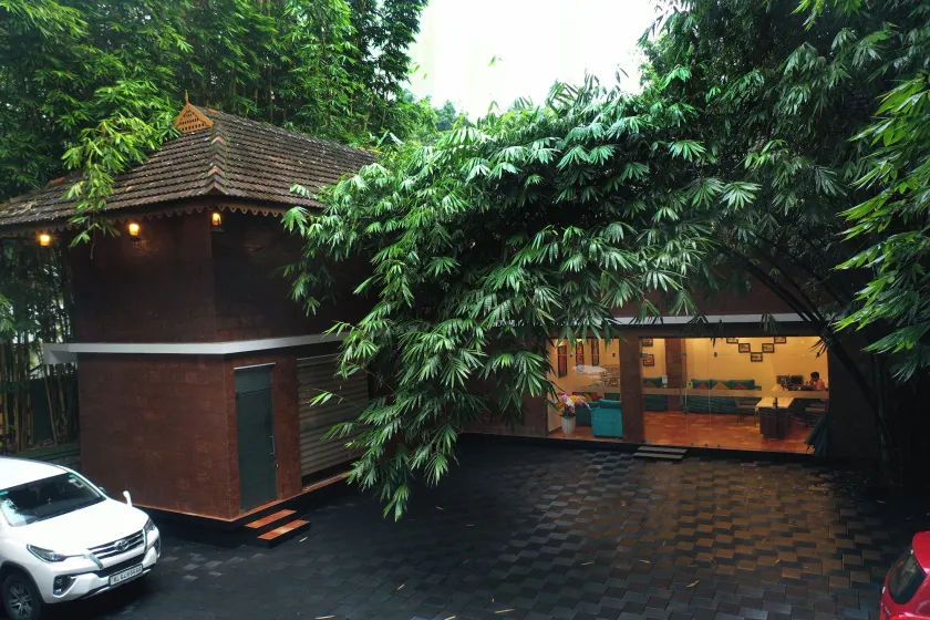 Athirapally Green Trees - Réception
