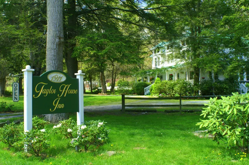 Taylor House Inn - Image 1