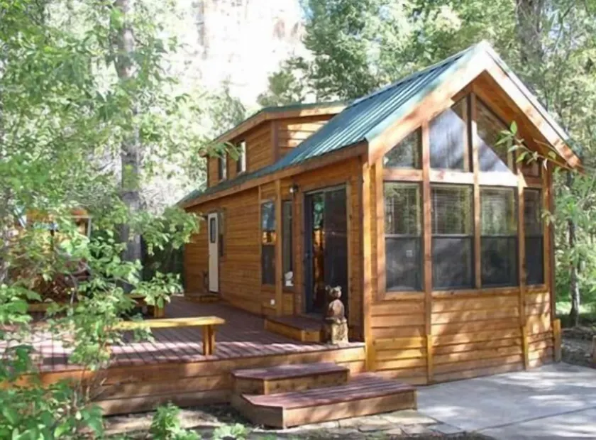 Cedar Pines Resort - Image 1