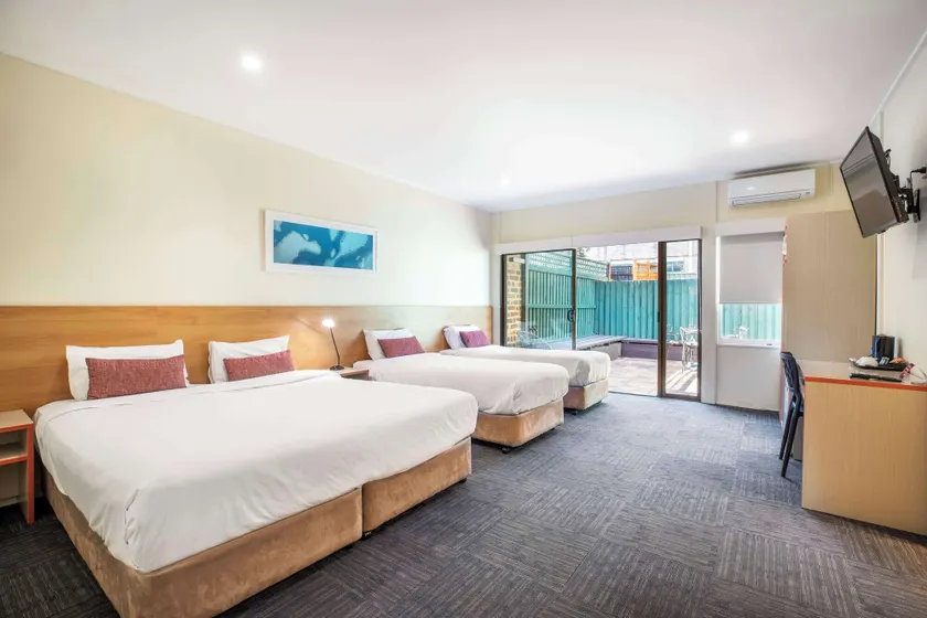 Nightcap at High Flyer Hotel - Image 1