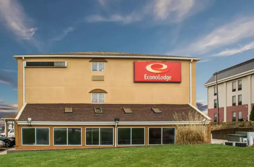 Econo Lodge Kent - Akron West - Image 1