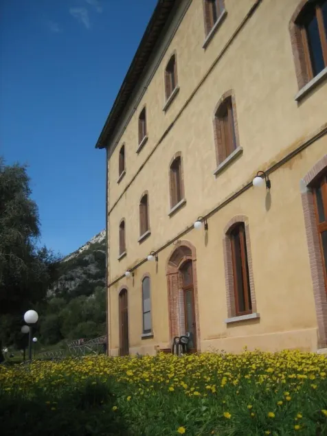 Student's Hostel Gowett - Image 1