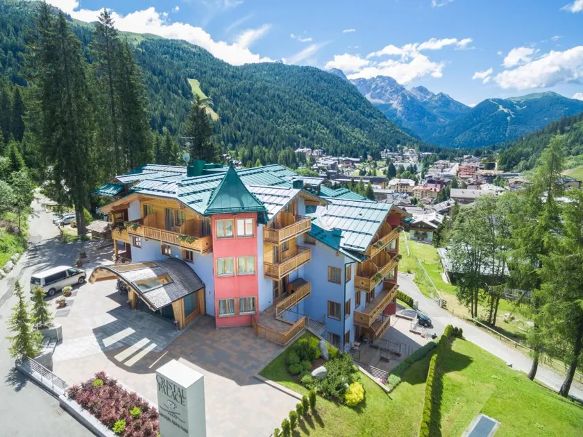 Cristal Palace Hotel - Image 1