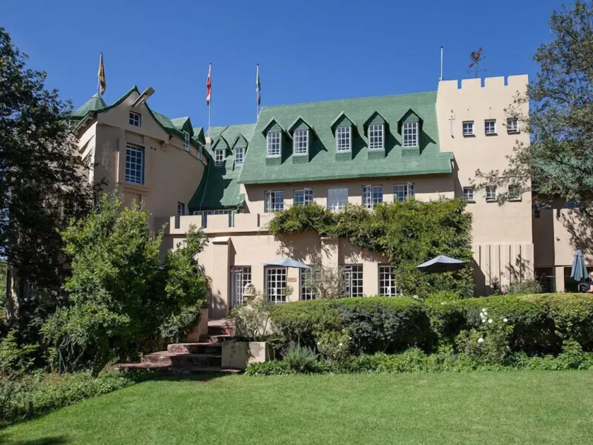 Chartwell Castle & Guest House - Image 1