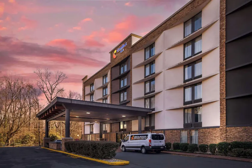 Comfort Inn Charlotte Airport Uptown - Image 1