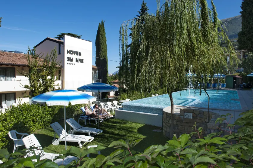 Beach Hotel Du Lac Malcesine - Image 1