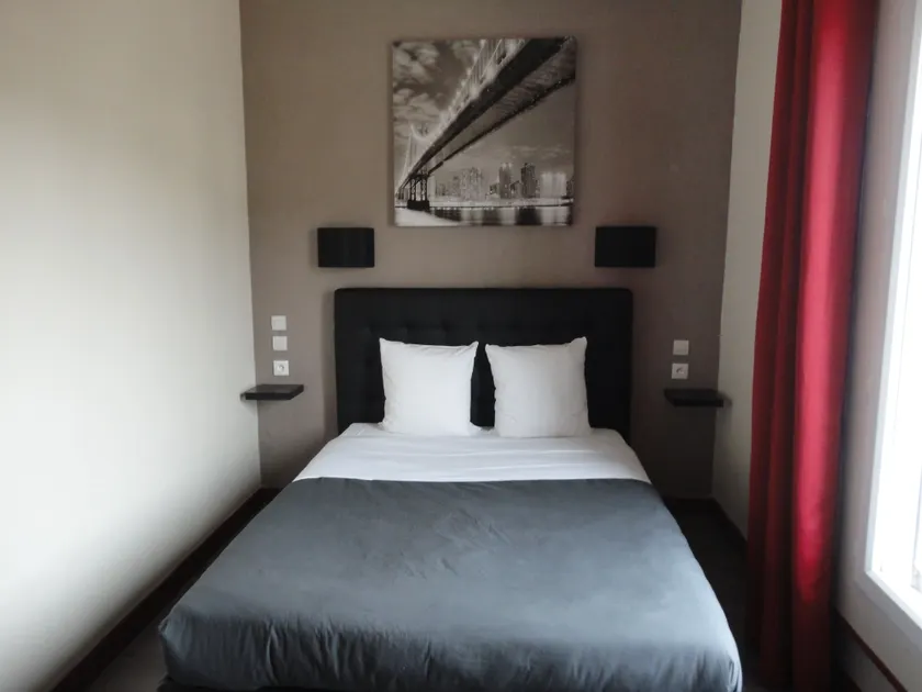 Hôtel des 2 Gares - Image 1
