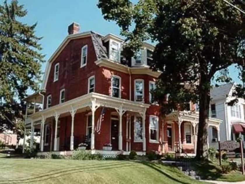 Brickhouse Inn B&B - Image 1