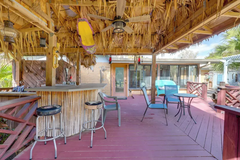 Sunroom & Spacious Yard! Family Gem in Orange Park - Image 1