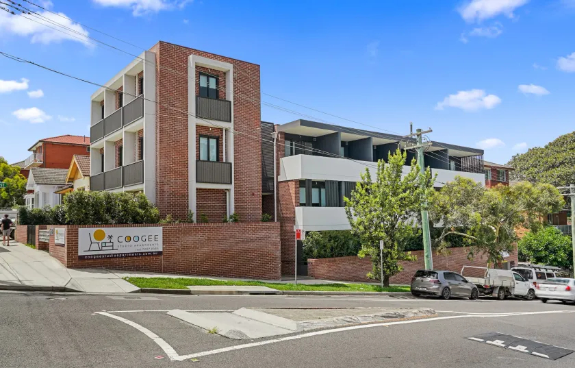 Coogee Studio Apartments - Image 1