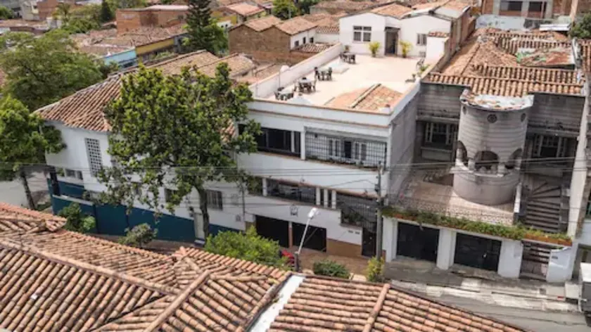 61Prado Hotel - Image 1