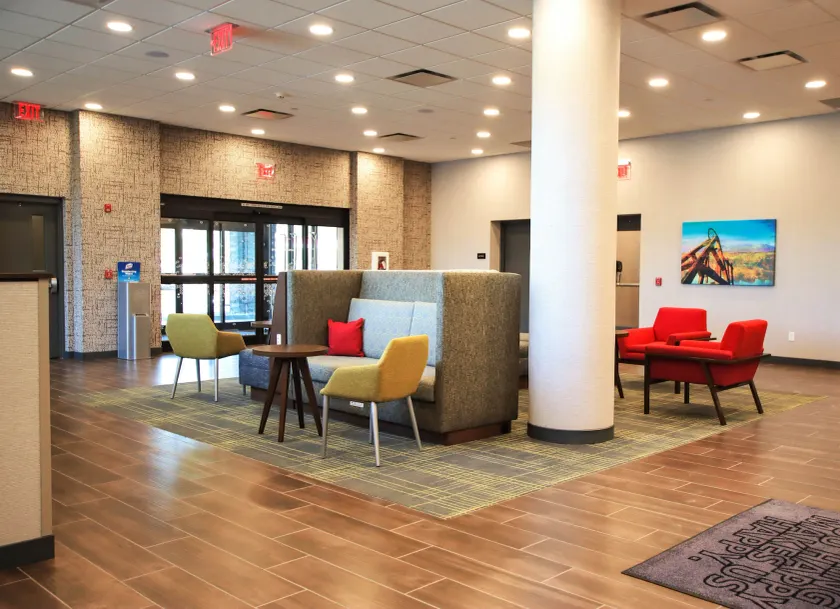 Hampton Inn Lead - Lobby