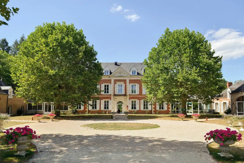Logis Domaine De Valaudran - Image 1