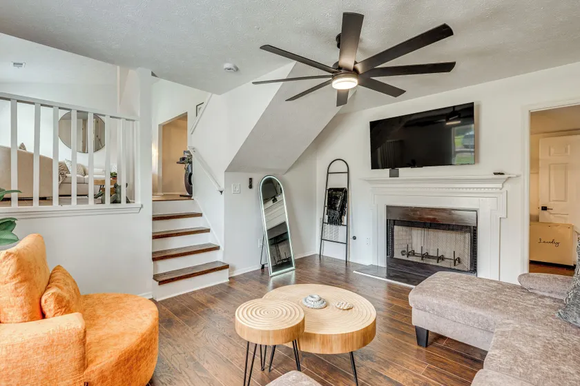 8 Mi to Mercedes-benz: Upscale ATL Gem w/ Balcony - Image 1