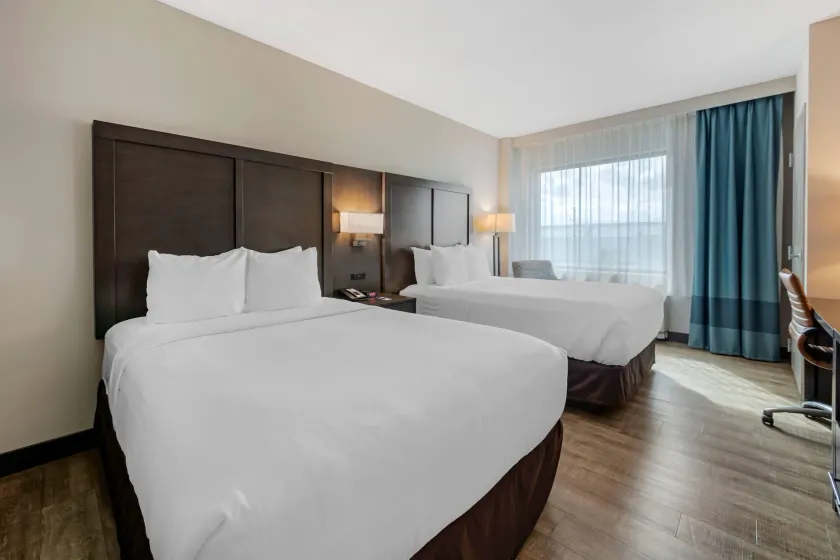 Comfort Inn & Suites Miami International Airport - Image 1