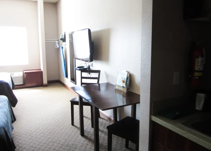 Bell's Extended Stay and Suites - Image 1