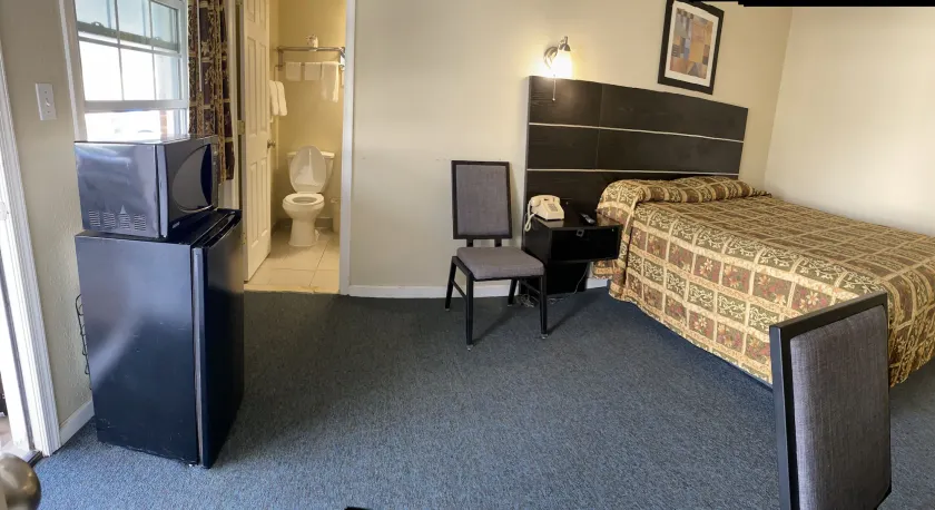 Penn Amish Motel - Image 1