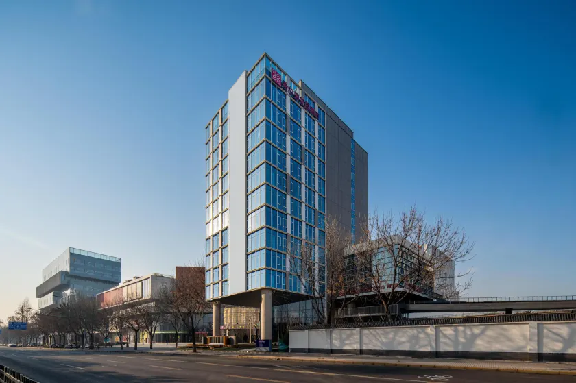 Hilton Garden Inn Beijing Feng Tai Xinxiang Building - Image 1