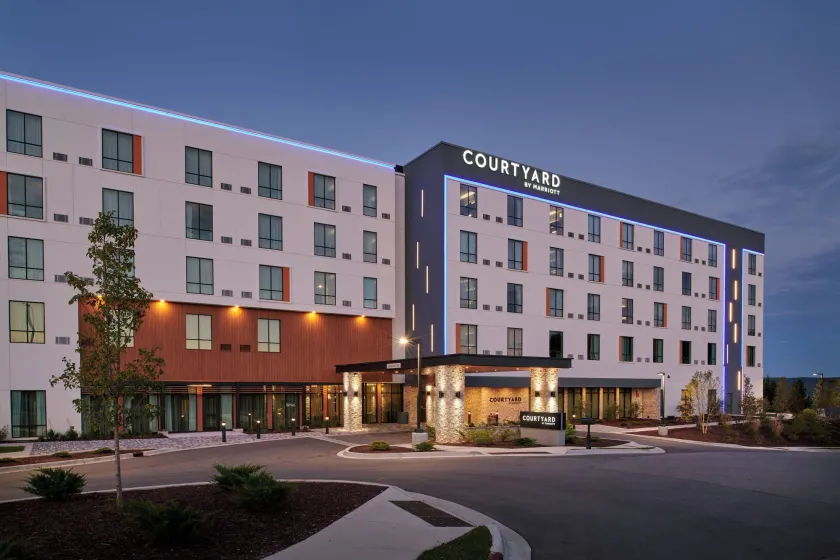 Courtyard by Marriott Petoskey at Victories Square - Image 1
