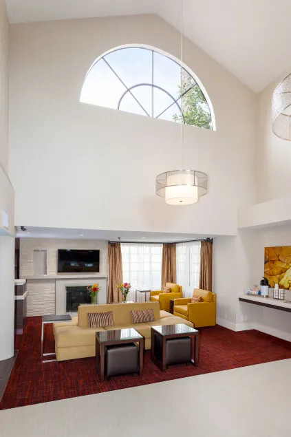 Holiday Inn Express Simi Valley by IHG - Indgang