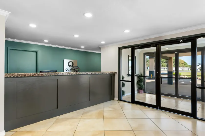 Quality Inn Marshall - Hall