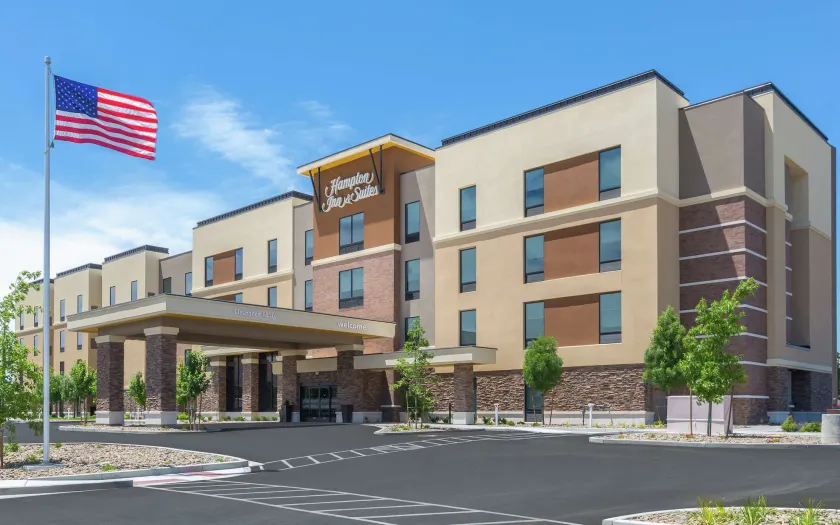 Hampton Inn & Suites Reno/Sparks - Image 1