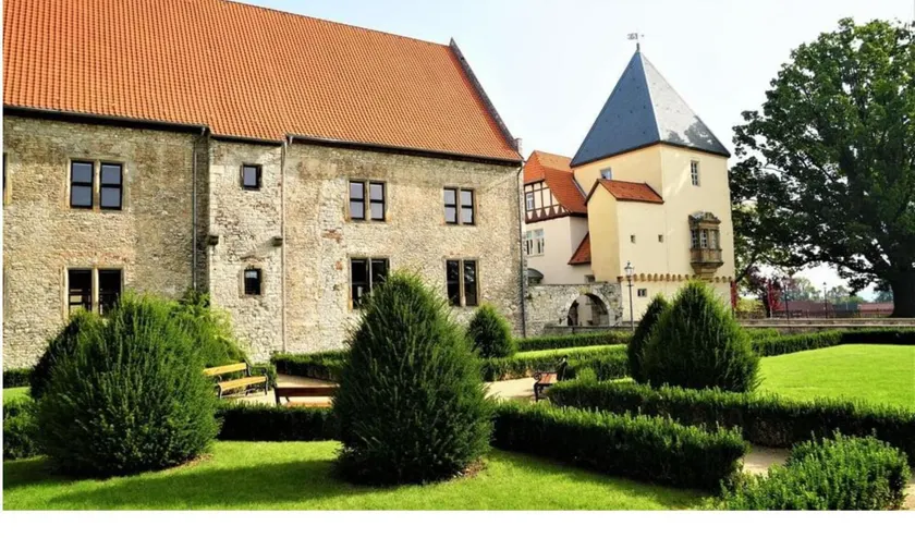 Schloss Hotel Schöningen - Image 1