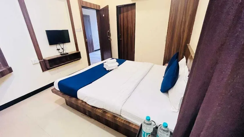 Hotel Ashoka Palace - Image 1