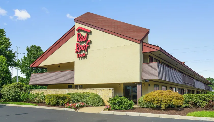 Red Roof Inn Richmond South - Image 1