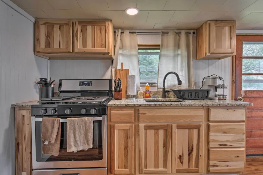 Lakefront Minocqua Cabin w/ Dock, WiFi & AC - Innenbereich