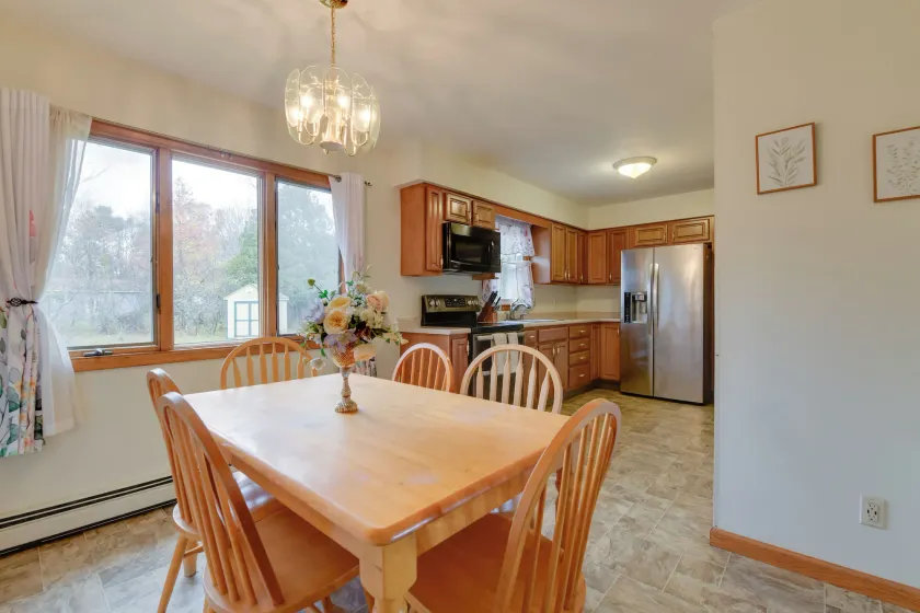 15 Mi to Cochran's Ski Area: Cozy Home w/ Yard! - Image 1