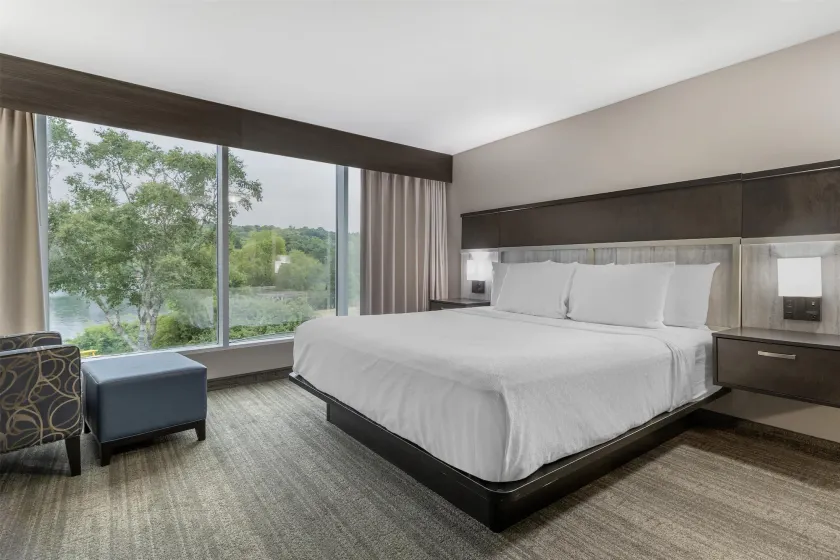 Best Western Plus Chocolate Lake Hotel - Halifax - Image 1