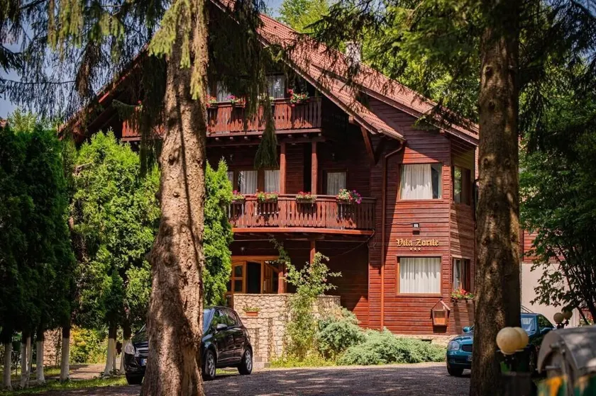 Vila Zorile - Image 1