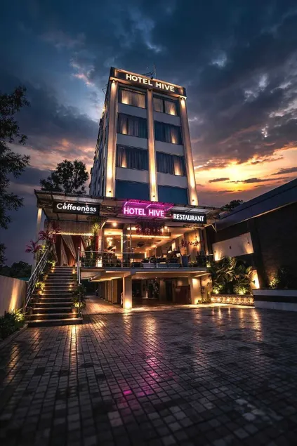HOTEL HIVE - Image 1