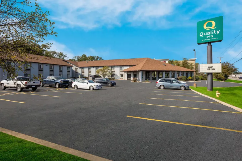 Quality Inn Ashland I 71 & US 250 - Image 1