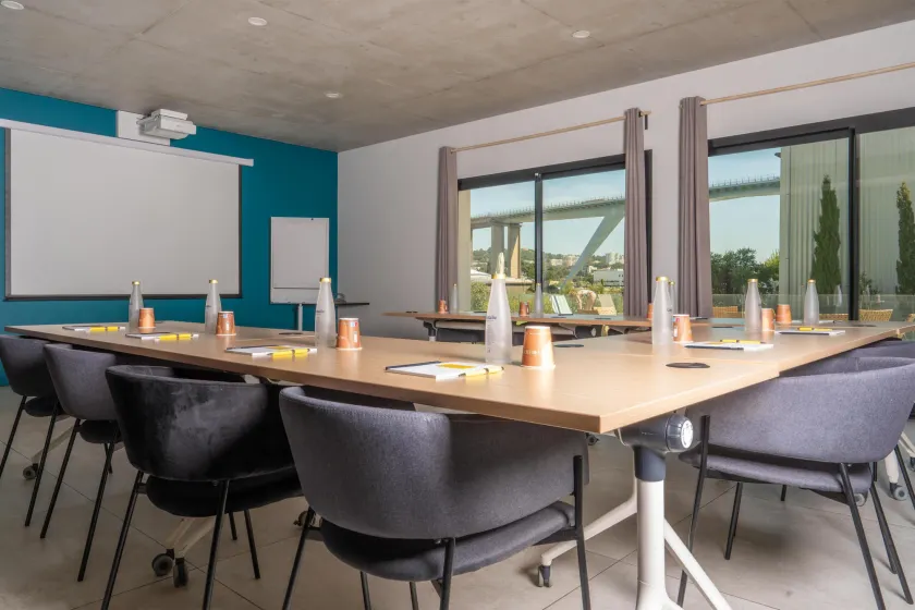 Golden Tulip Hotel & Rooftop Martigues Provence - Image 1