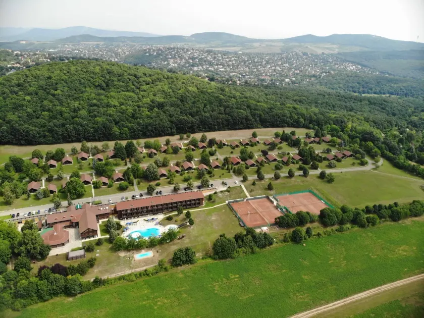 Petneházy Aparthotel - Image 1
