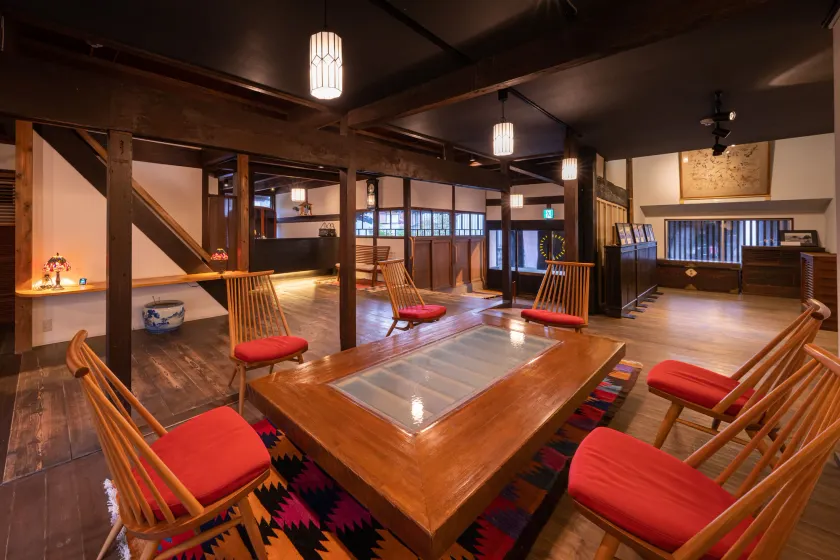 IZUTSURO - Salón en el vestíbulo