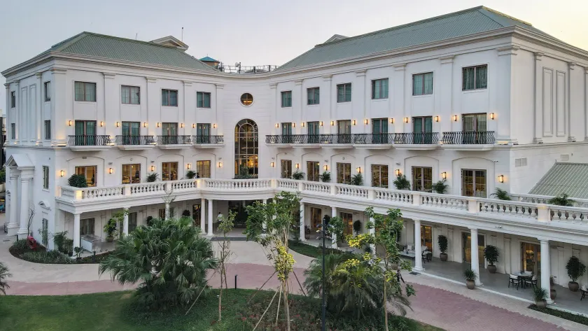 DLF Club 4 - Image 1