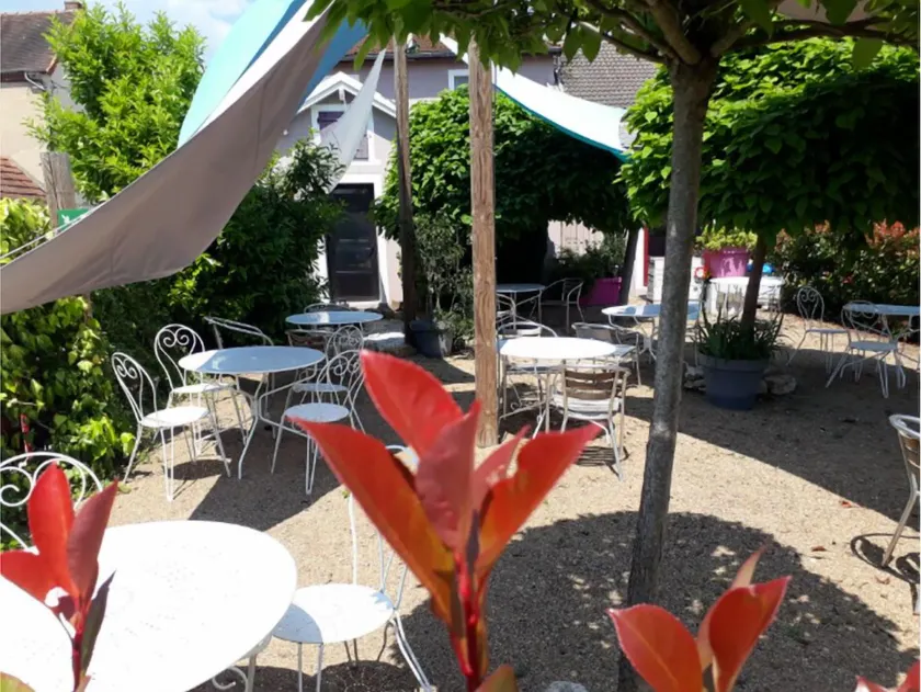 Logis Hôtel Le Merle Blanc - Image 1
