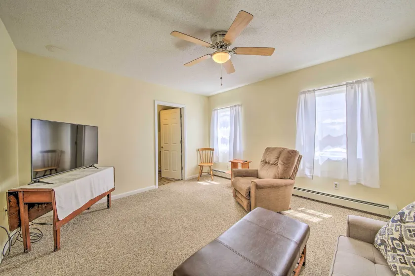 Cozy Bingham Apt, 1 Mi to Rafting & ATV Trail - Wohnbereich