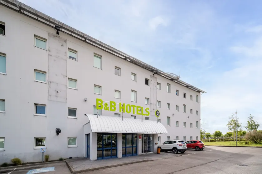B&B HOTEL Calais Terminal Cité Europe 2 étoiles - Image 1