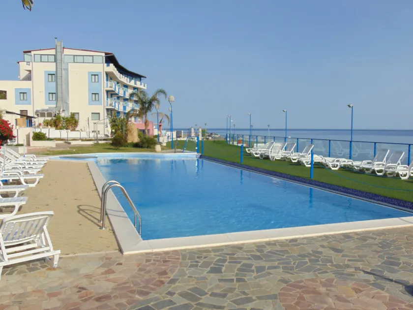 Tus'Hotel - Image 1