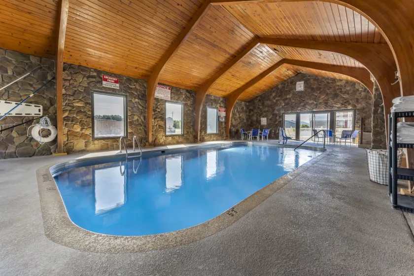 Econo Lodge Wooster - Image 1